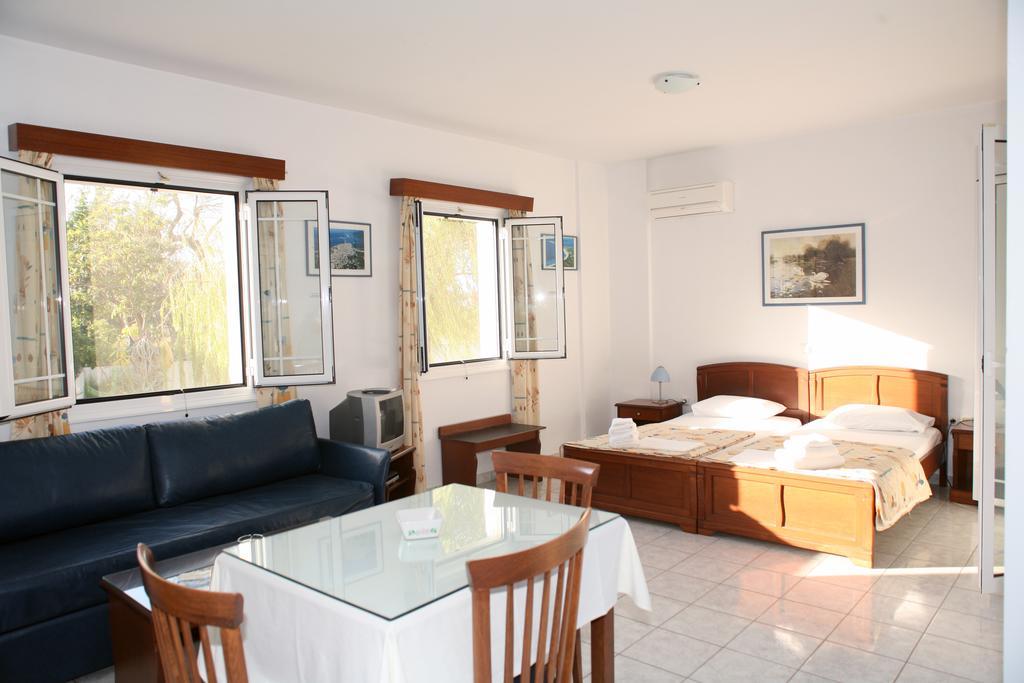 Iliaktida Studio-Villas Frínion Oda fotoğraf