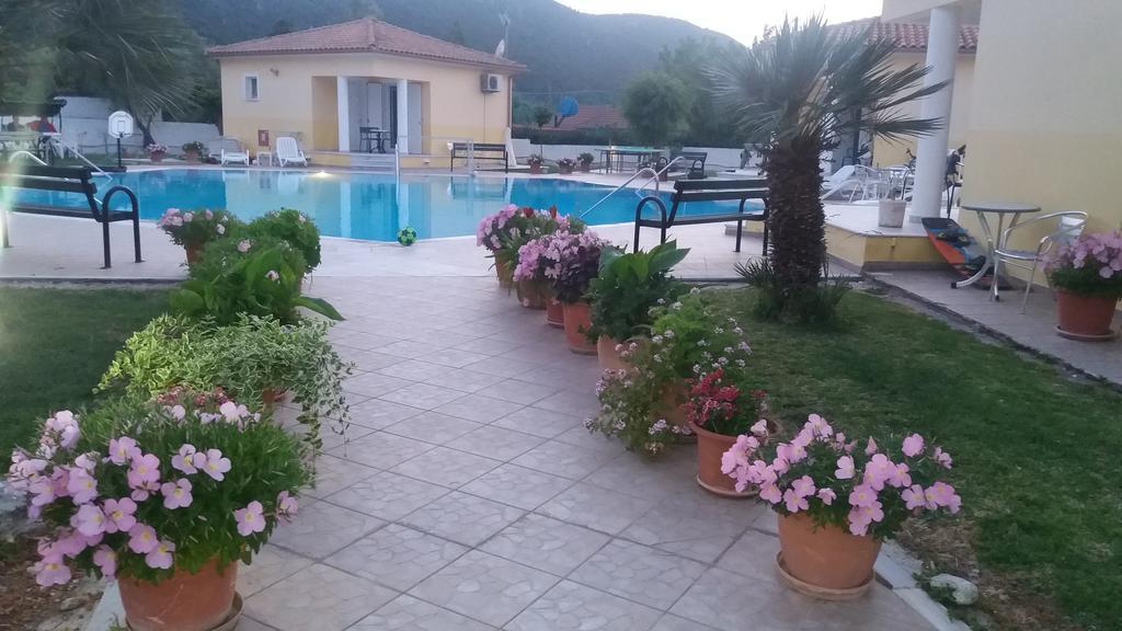 Iliaktida Studio-Villas Frínion Dış mekan fotoğraf