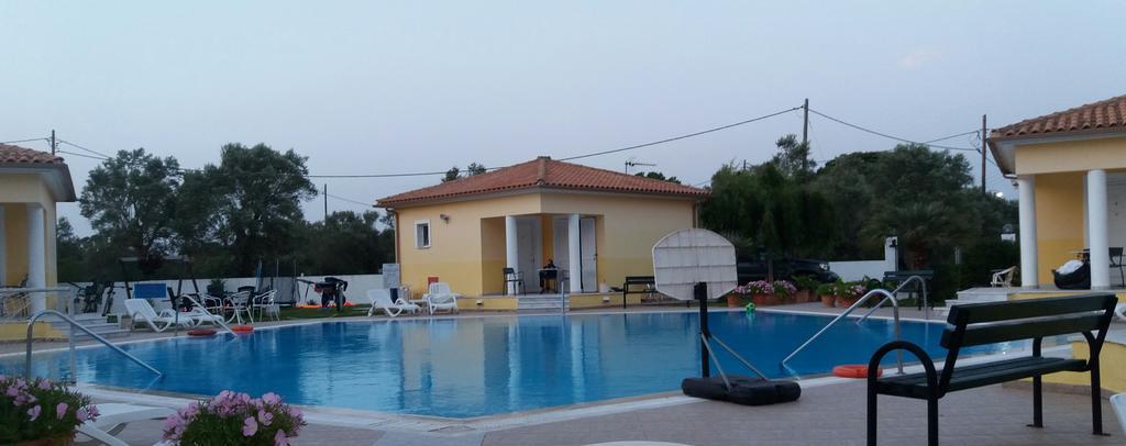 Iliaktida Studio-Villas Frínion Dış mekan fotoğraf